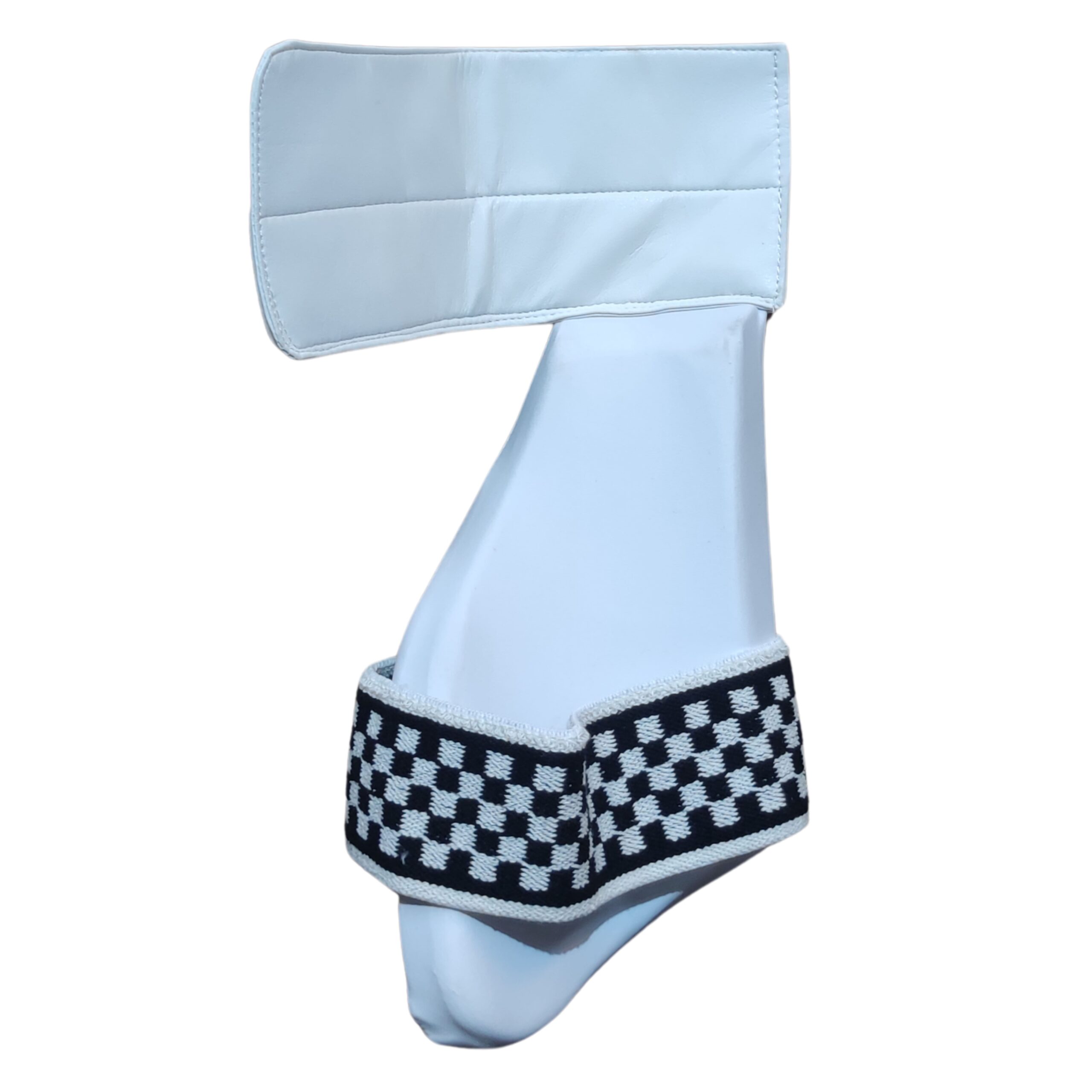 Gray-Nicolls Legend Thigh Pad 2025 Angled View – Comfortable & Durable Cricket Pad Pakistan Angled view of Gray-Nicolls Legend Thigh Pad 2025 showing comfort and durability for Pakistani cricket players