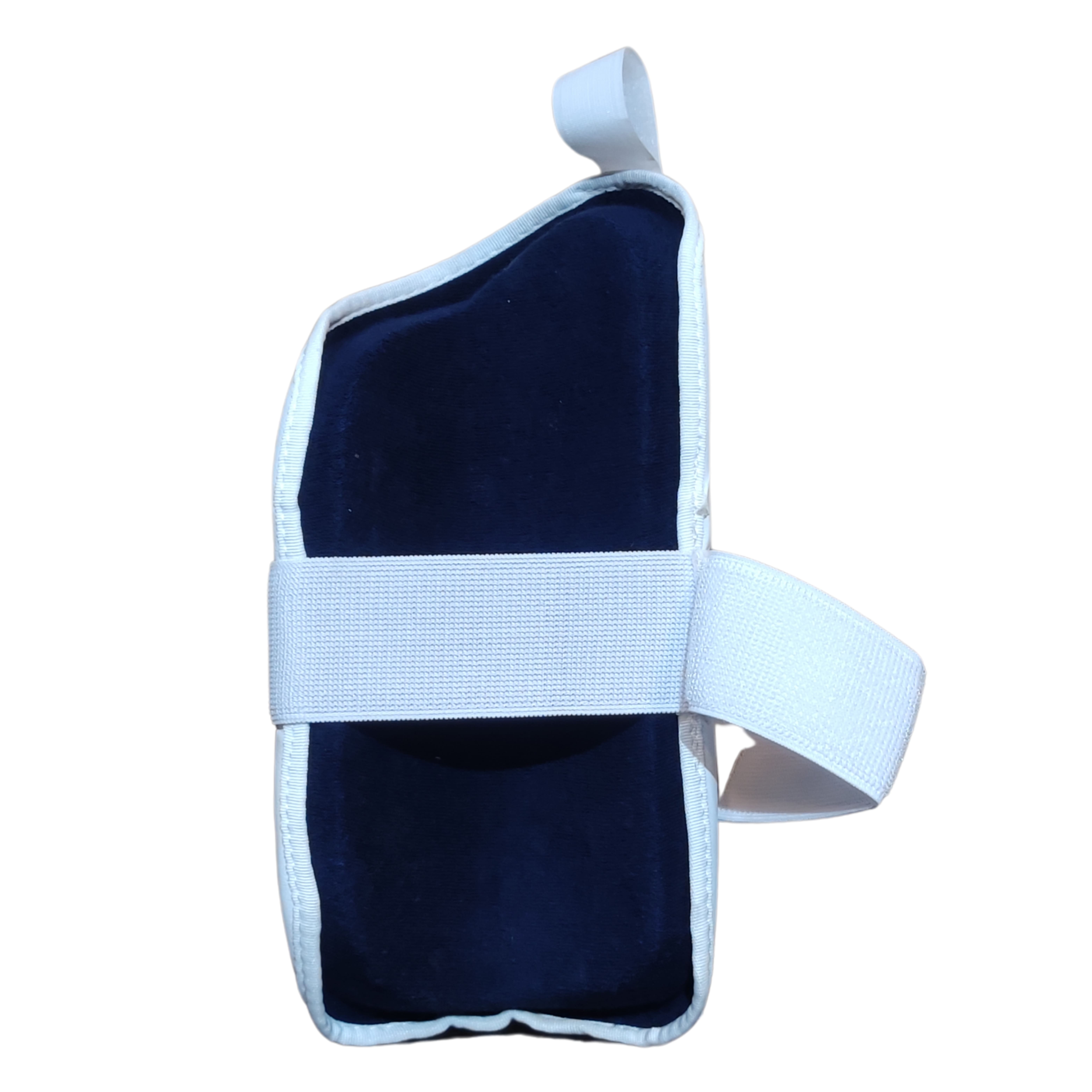 Remfry Thigh Pad 2025 – Side View for Flexible Fit and Ultimate Comfort Side view of Remfry Thigh Pad 2025 showing its flexible fit, ensuring comfort for active users