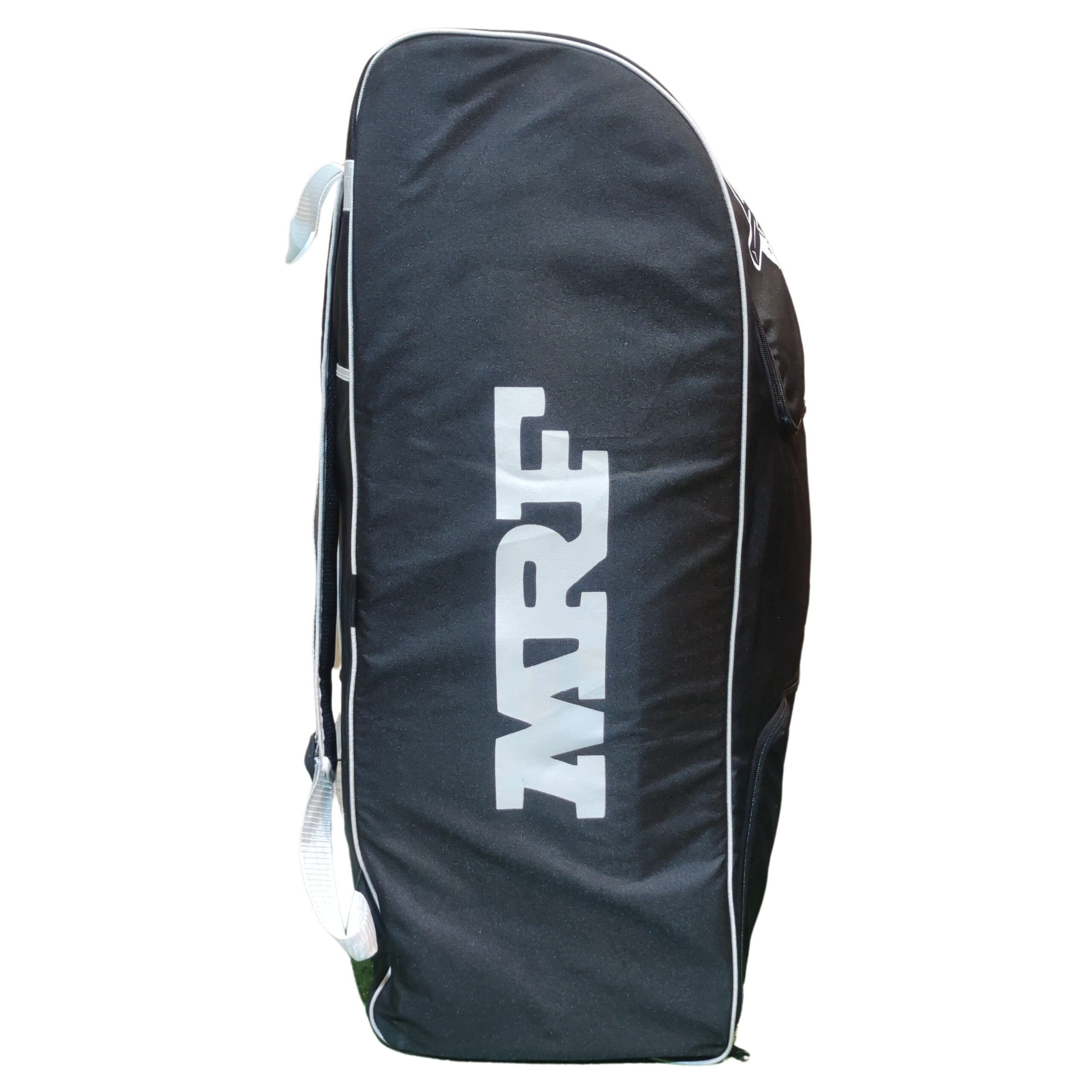 Lightweight MRF Duffle Bag 2025 Side Profile – Spacious & Comfortable for Pakistan Trips Side profile of lightweight and spacious MRF Duffle Bag 2025, designed for Pakistan travelers