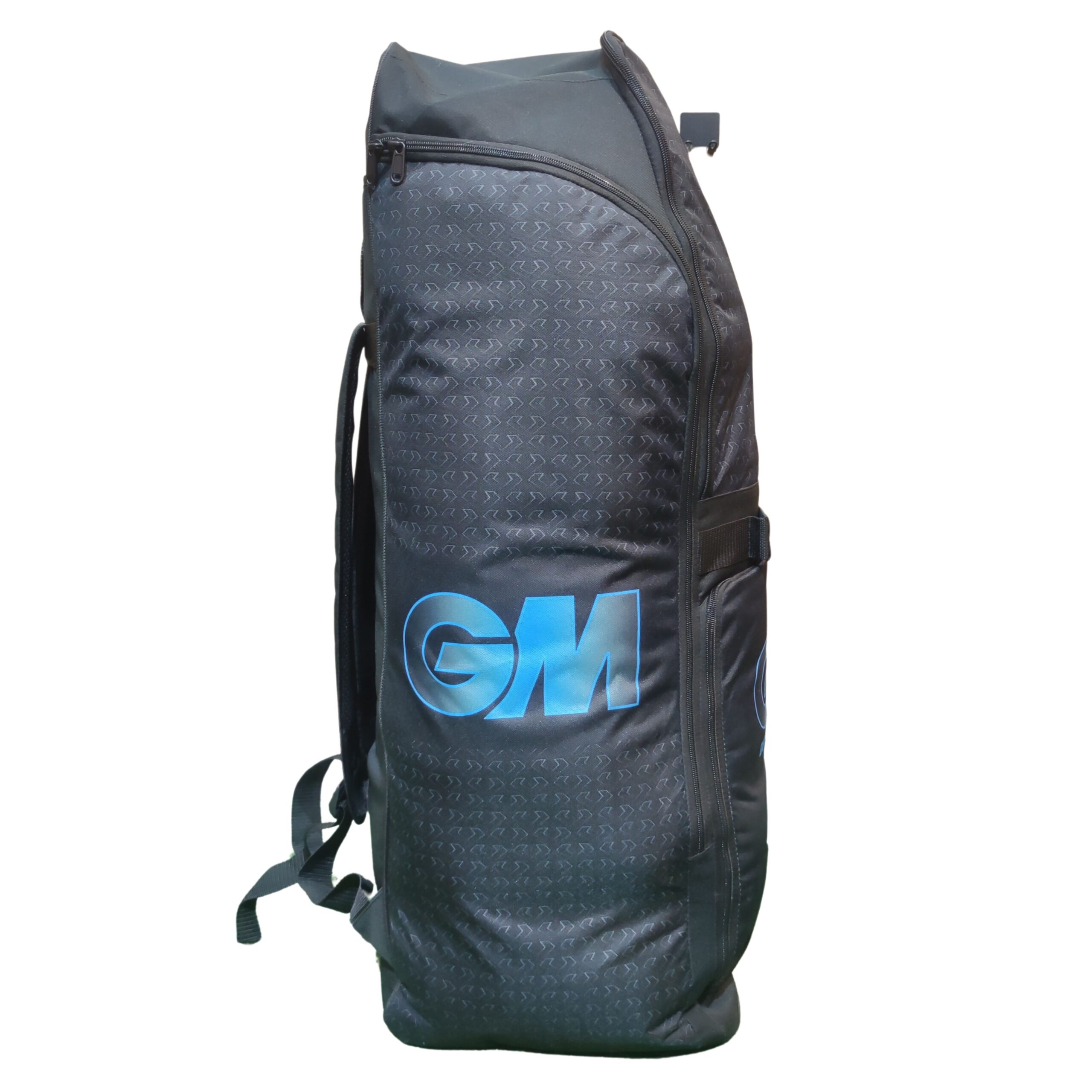 Side profile of original GM Diamond 2025 cricket bag – ideal for Pakistani cricket kit storage