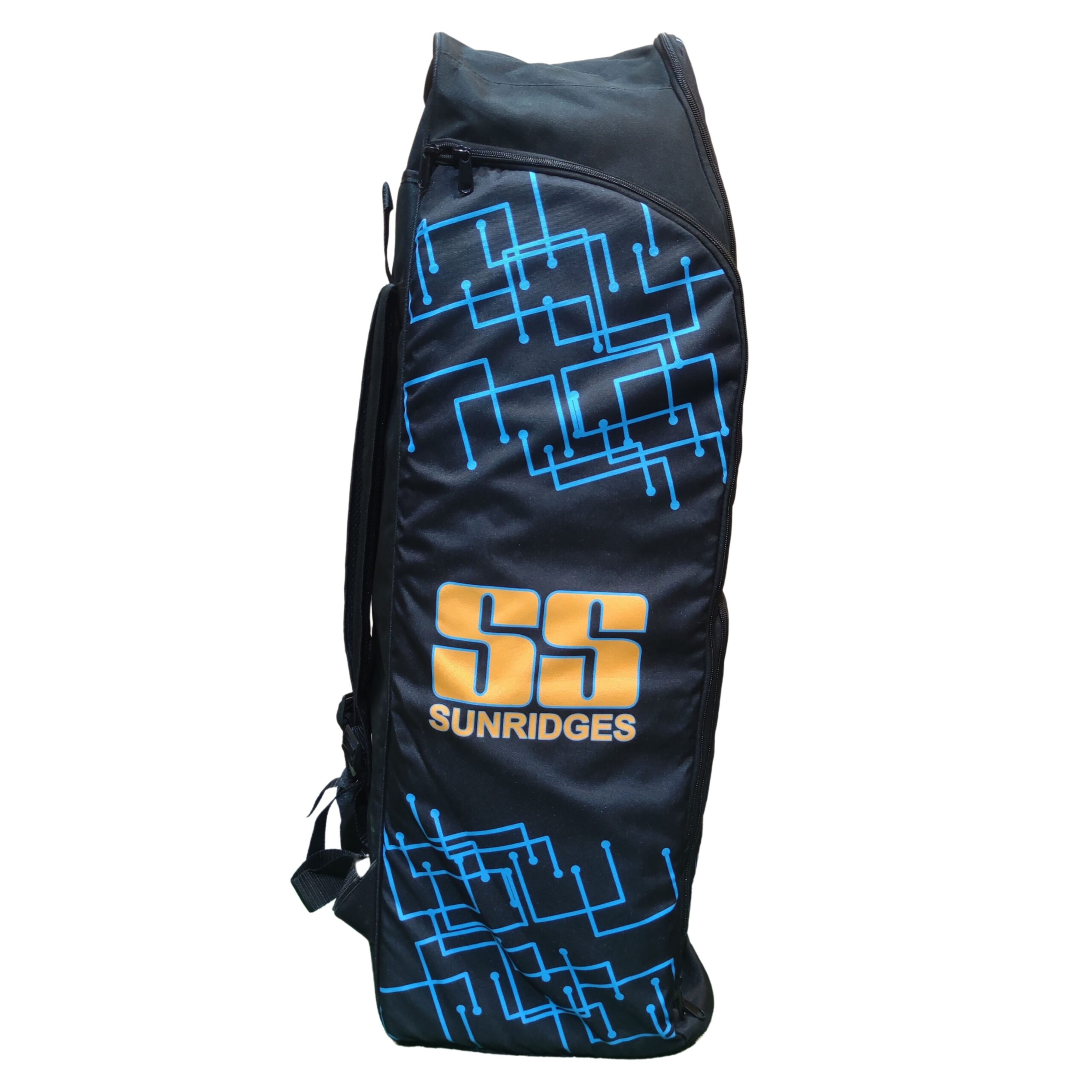 Side handle grip and durable stitching of SS Duffle Bag 2025 – made for rough and daily use in Pakistan