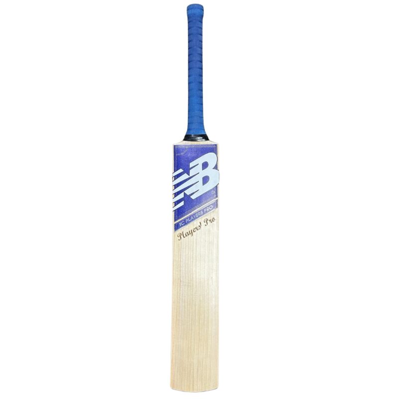 new-balance-tc-player-pro-cricket-bat-2025-front-view-pakistan "Front view of the New Balance TC Player Pro Cricket Bat 2025 showcasing premium craftsmanship for professional cricketers in Pakistan"