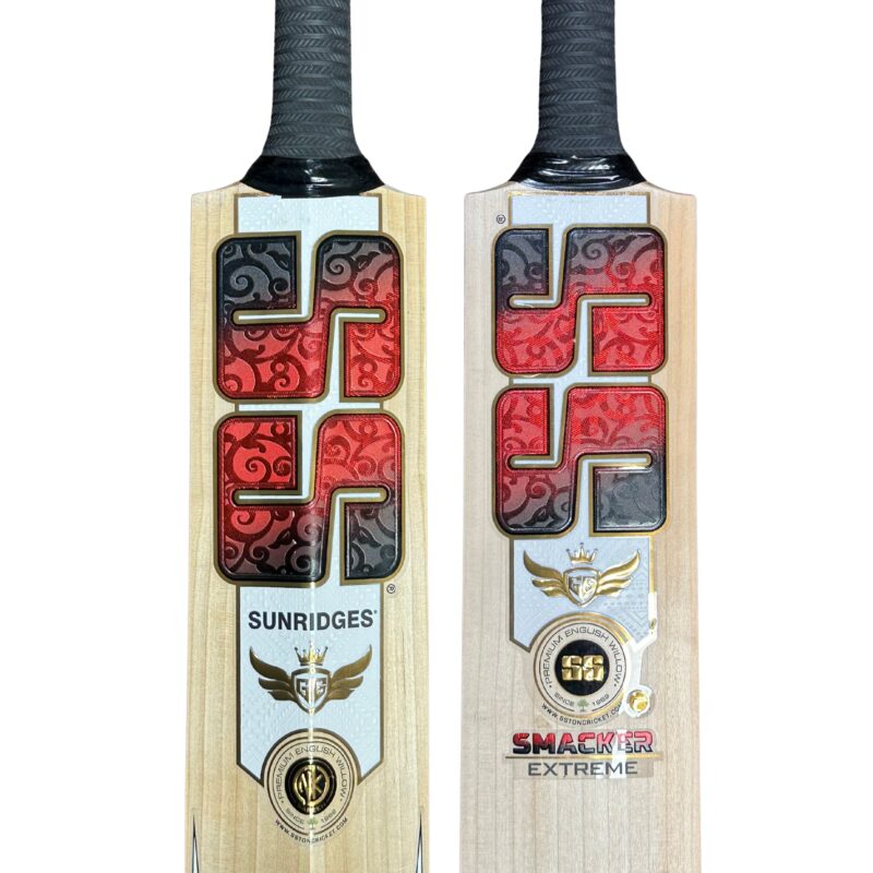SS GG Smacker Extreme Cricket Bat Handle Close-up of SS GG Smacker Cricket Bat handle for superior grip.