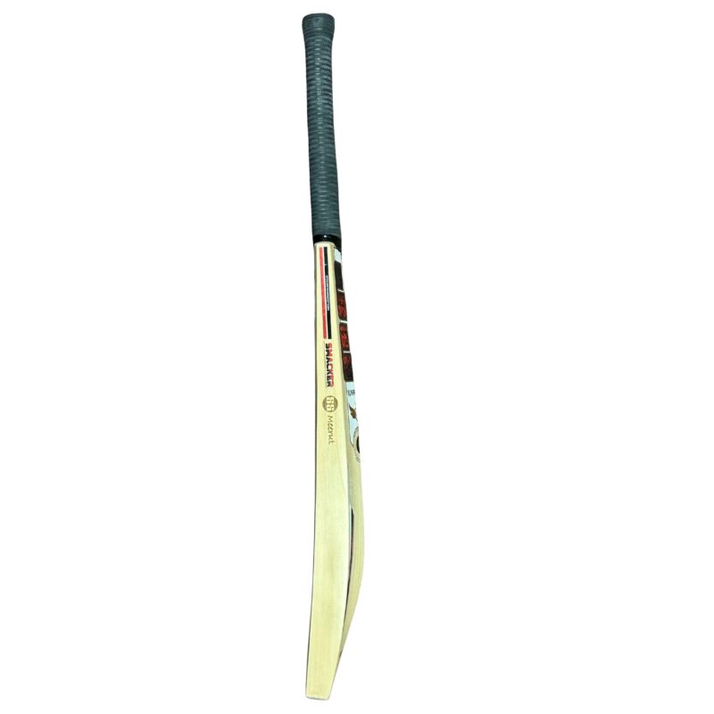 SS GG Smacker Extreme Cricket Bat – Side View Side view of SS GG Smacker Cricket Bat for perfect balance.